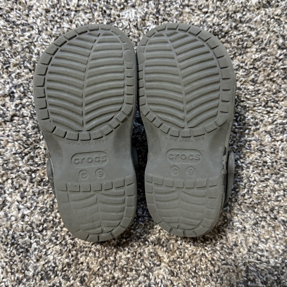 Camo Toddler Crocs C9 - Picture 3 of 6